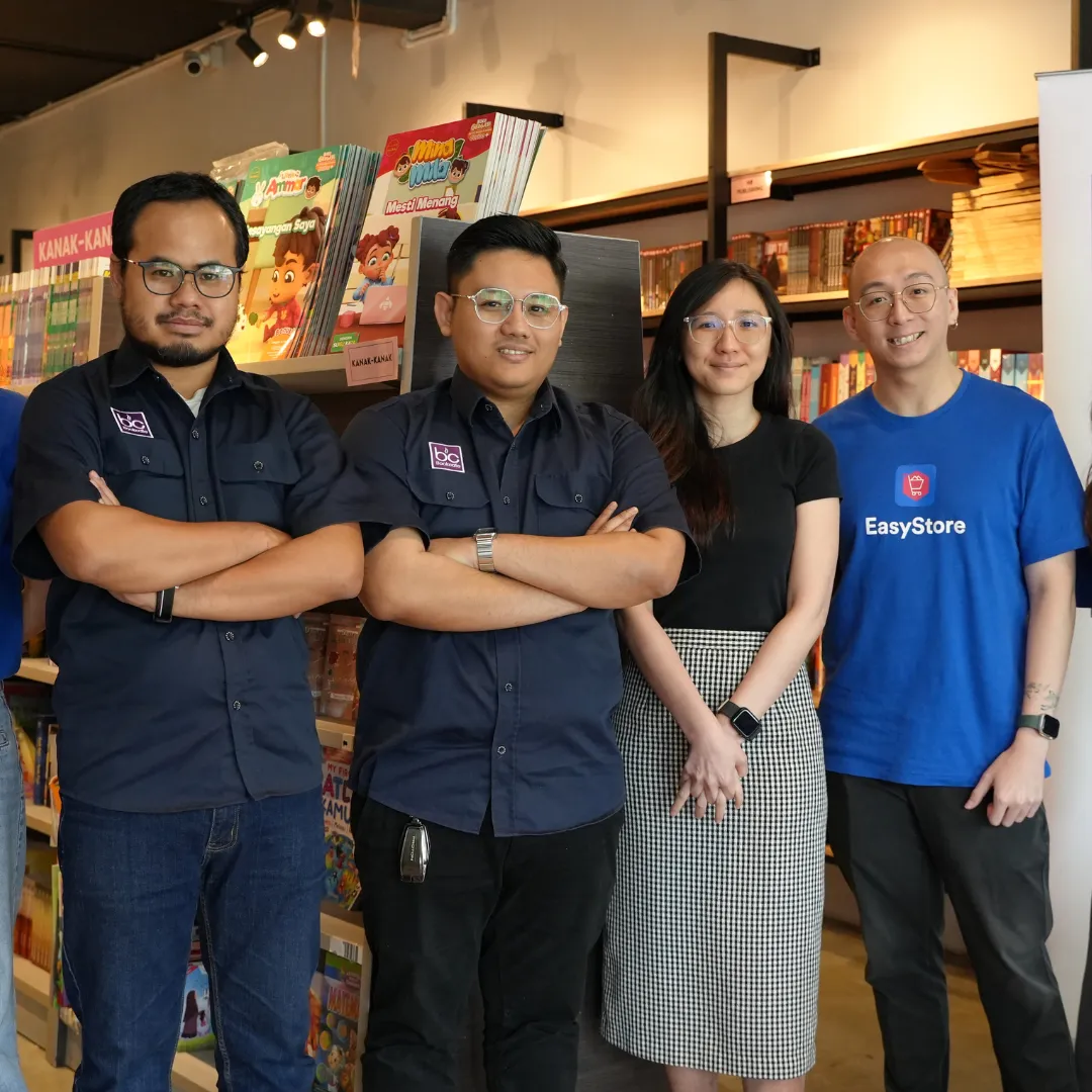  Bookcafe dan EasyStore: Menyalur 50,000 Buku Kepada Rakyat Malaysia |  EasyStore