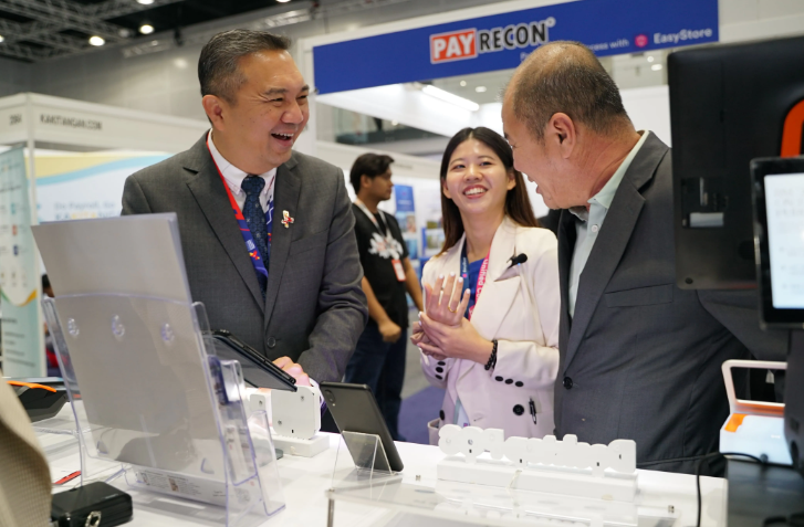 EasyStore Selangor International Business Summit 2023 (SIBS) YB Ng Sze Han and YB Wayne Ong