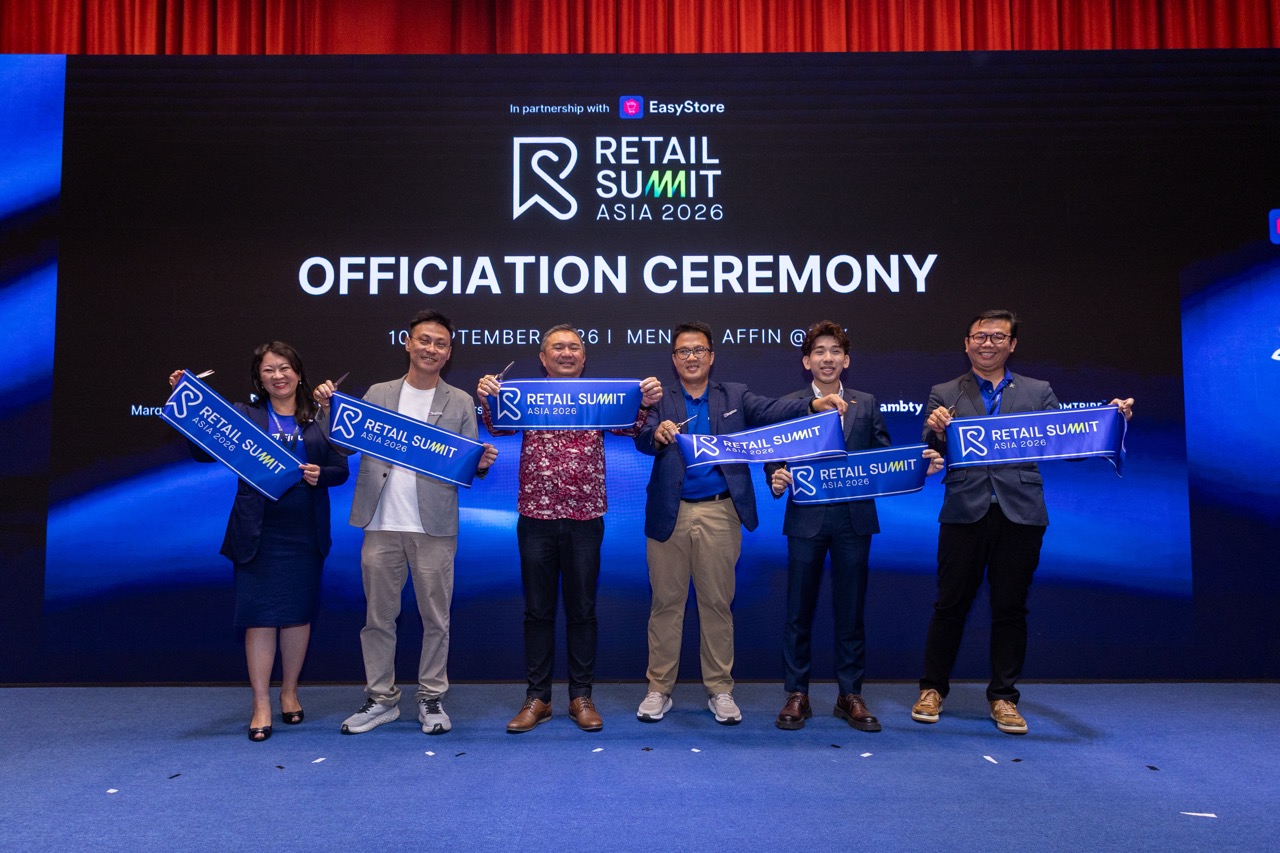 From left to right; Fiuu, EasyStore, YB Ng Sze Han, J&T Express, Affin